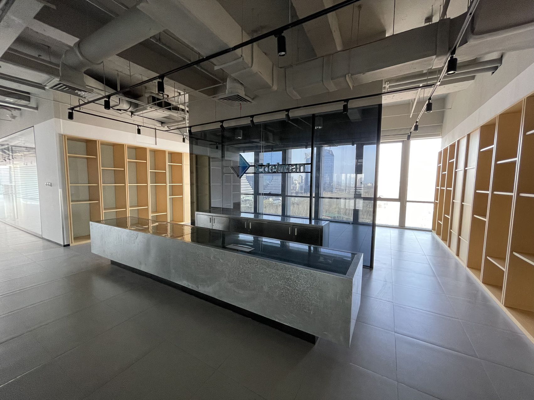 冠捷大厦      2200平米办公室  